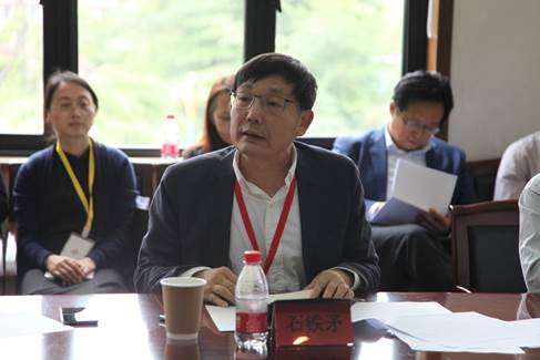 挑/09-专家组组长石铁矛教授发言.jpg